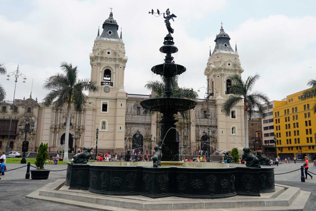 LIMA TOUR